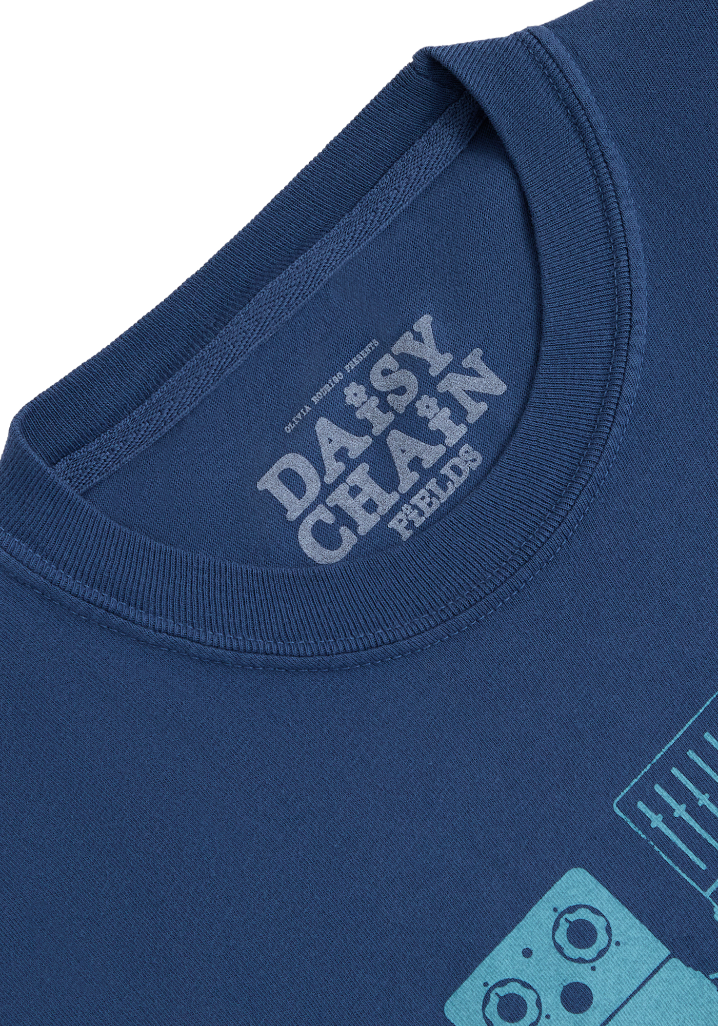Daisy Chain Fields Guitar Pedals T-Shirt neck detail