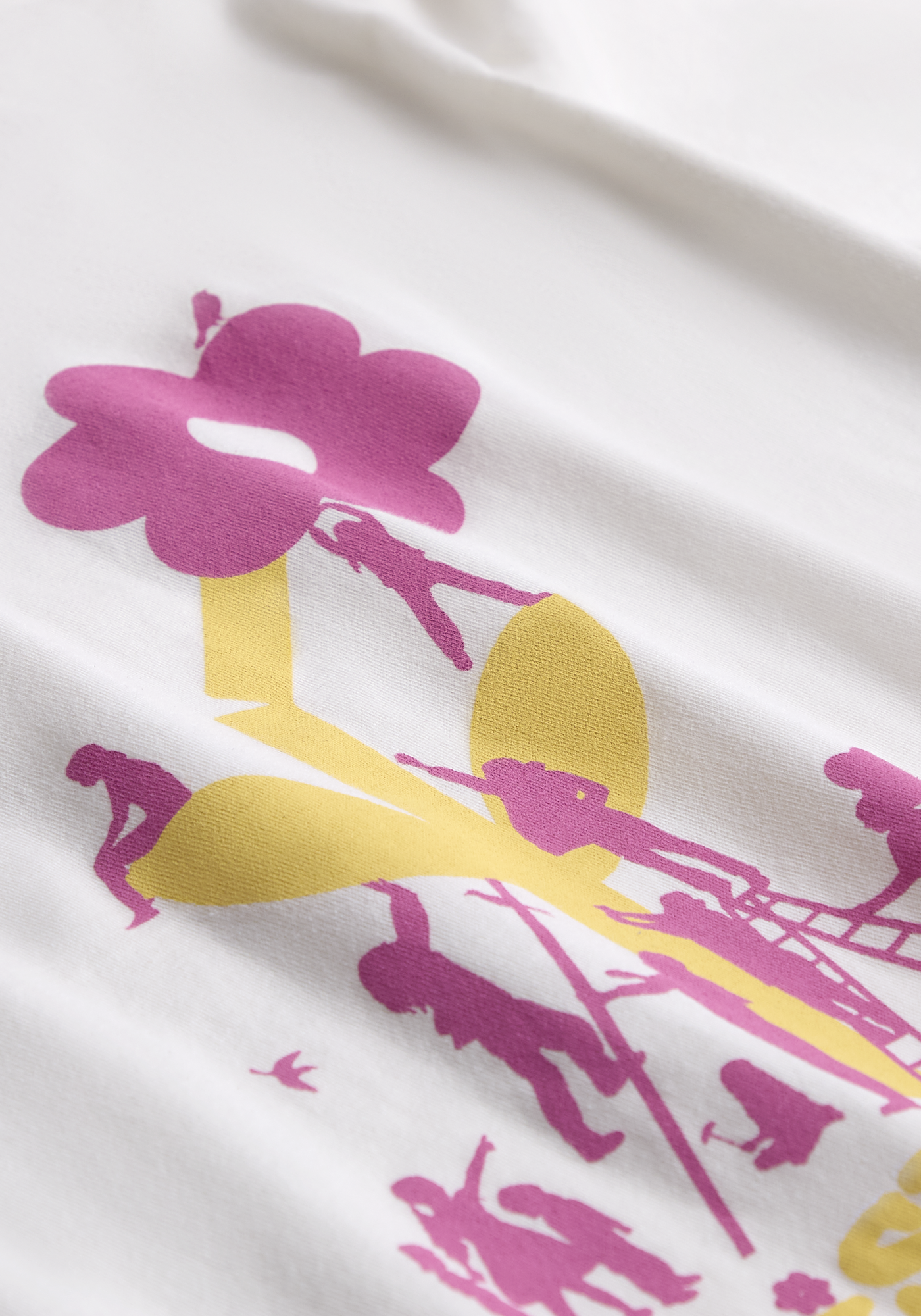 Daisy Chain Fields Ringer T-Shirt front detail