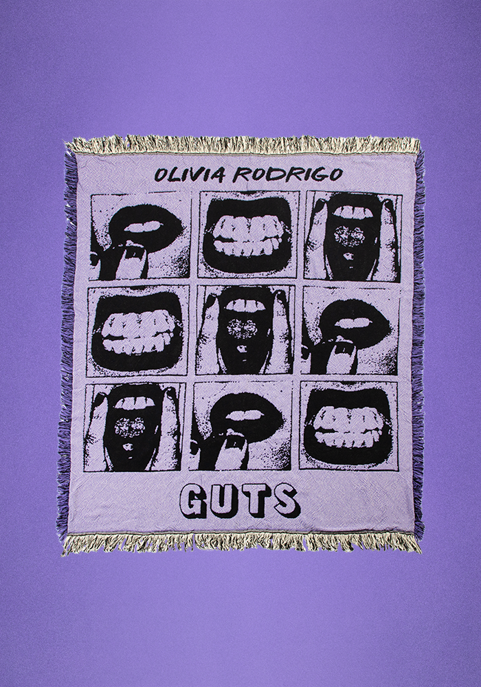 guts blanket mock